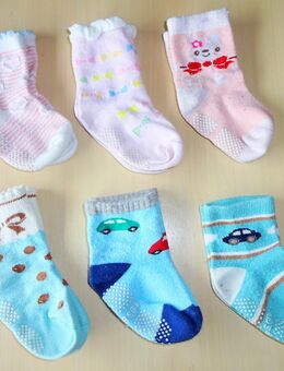 14 Paar ABS-Socken / Anti-Rutsch Socken  - ab 2,-  € - Flintsbach (Inn)