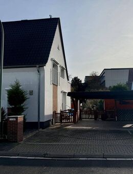 Seltene Gelegenheit: Doppelhaushälfte plus Baugrundstück in zweiter Reihe - Ludwigshafen (Rhein)