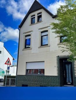 Charmantes Reiheneckhaus mit viel Platz und Potenzial in Hehlrath - Eschweiler