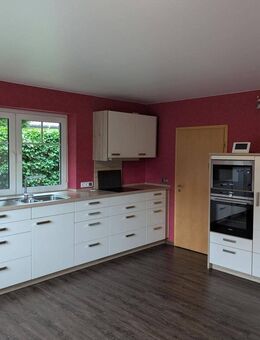 geräumige Erdgeschosswohnung mit Sonnenterrasse und Garten - Wiefelstede