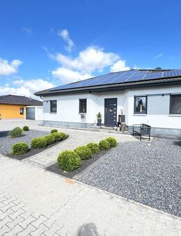 Energieffizienter Bungalow inkl. Terrasse + Doppelgarage in Coswiger Siedlung (BJ 2015) - Coswig (Anhalt)