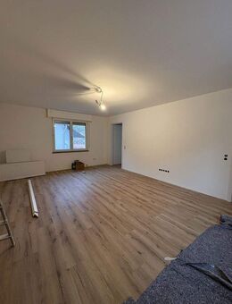 Erstbezug nach Sanierung: idyllisches Wohnen in einer 5,5-Zimmer-Wohnung mitten in Natur - Feilbingert