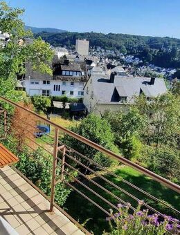 Gemütliche 3-Zimmerwohnung, tolle Aussicht, Balkon, Südhang, am Waldrand - Idar-Oberstein