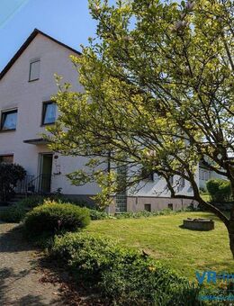 Ideal für die große Familie oder mehrere Generationen - Zweifamilienwohnhaus mit Nebengebäude in Windelsbach - Windelsbach