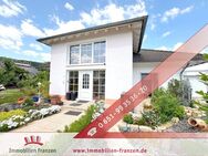 Trier: Exklusive Villa mit Pool, Sonnenterrasse und Garage - als großzügiges Einfamilienhaus mit 2 Einliegerwohnungen nutzbar! - Trier