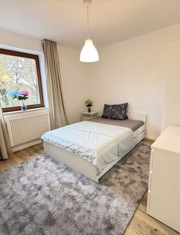 Komplett Renovierte 2-Zimmer Wohnung - voll neu möbliert - München