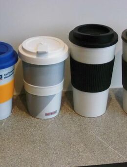 4 Coffee-to-go-Becher Porzellan+Deckel Mahlwerck Mugs Kunststoff Tassen zus. nur 4,- - Flensburg