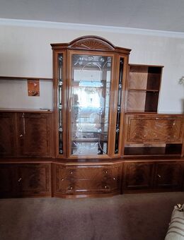 Für den Sperrmüll zu schade. Zu verschenken Exklusive Wohnwand - Wiesbaden Kostheim