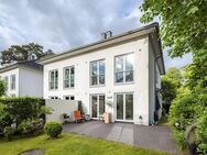 Energieeffiziente KfW-40 Doppelhaushälfte fu¨r die Familie in Blankenese-Dockenhude - Hamburg