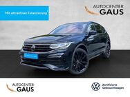 VW Tiguan, 2.0 TDI Allspace R-Line, Jahr 2023 - Bielefeld