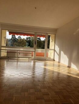 Großzügige ruhige Wohnung mit EBK und Balkon! Erstklassige Anbindung bis nach Frankfurt. - Oberursel (Taunus)