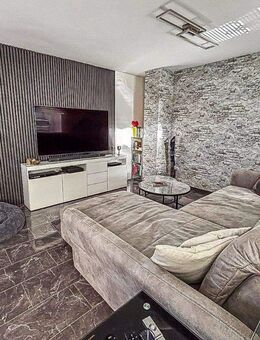 Viel Platz zum Leben: Freistehendes Einfamilienhaus in Liebenburg mit großem Garten und Außenpool - Liebenburg