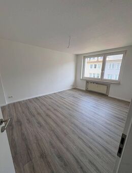 Moderne 2-Zimmer-Wohnung mit Balkon und Aufzug im Herzen von Hagen - Bilder folgen! - Hagen (Stadt der FernUniversität)