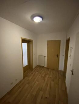 schöne 2-Raum Wohnung zu Vermieten im Herzen Roßweins - Roßwein