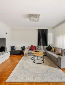 Solides Zweifamilienhaus in Sulzfeld - Sulzfeld (Baden-Württemberg)