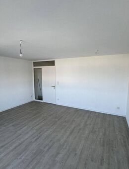 Frisch sanierte 2-Zimmer-Wohnung mit EBK und Garage - Ingolstadt