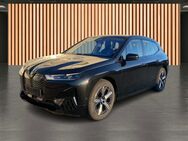 BMW iX, 40 xDrive Sport °, Jahr 2023 - Dresden