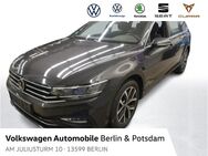 VW Passat Variant, 2.0 TDI Business, Jahr 2022 - Berlin