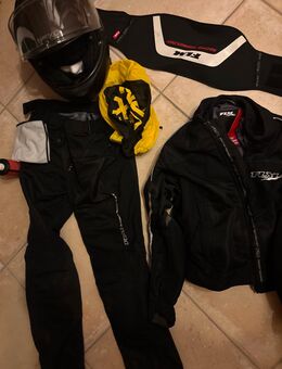 Motorradtextilkleidung - kaum genutzt gr. S, Helm M - Aschaffenburg