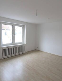 Geräumige und gepflegte 4-Zimmer-Mietwohnung im 1. OG, direkt in der City von Lippstadt - Lippstadt