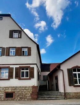 Rarität: Stilvolles Hof-Ensemble mit Eigenheim - Großrinderfeld