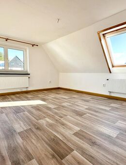 Gemütliche 2-Raum-Wohnung mit modernem Bad im Dachgeschoss - Sehmatal-Neudorf!! - Sehmatal