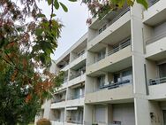 Von Privat: Schöne, helle, renovierungsbedürftige Wohnung mit großem Südbalkon - Augsburg