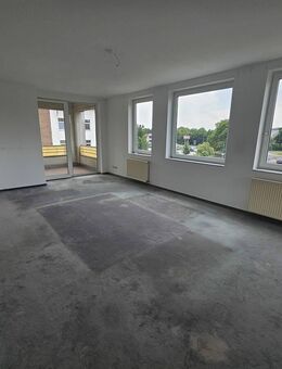 Exklusive 3-Zimmer-Wohnung in Toplage inkl. Einbauküche mit E-Geräten und 2 Balkone - Schönebeck (Elbe)