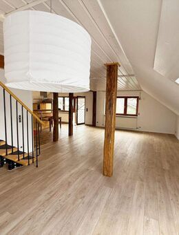 Großzügige 3 Zimmer-DG-Wohnung mit zusätzlich ausgebautem Dachboden! - Filderstadt