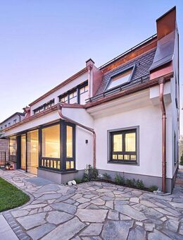 U6 Holzapfelkreuth: Top-Moderne Wohnung mit Altbaucharme und Atriumgarten - München