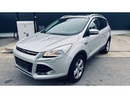 Ford Kuga Titanium 2.0 CDTI+AHK+Leder+Panorama+Navi++ - Vilshofen (Donau)