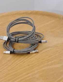 Anker USB-A zu Lightning 2 Stück 1,80m / 2,50m schwarz weiß Nylon geflochten - Essen