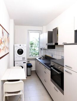 5,1 % Rendite mit Altbau-Charme: Möblierte 2-Zimmer-Wohnung in Glockenhof! - Nürnberg