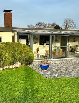 Tönning, sehr gepflegter Bungalow in Sackgassenendlage mit großem Wintergarten. - Tönning