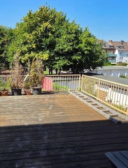 Top 2-3 Zimmer Wohnung mit großer 40 m² Terrasse in Wanheimerort - Duisburg