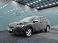 VW Tiguan, 1.5 TSI Allspace Life, Jahr 2023 - München