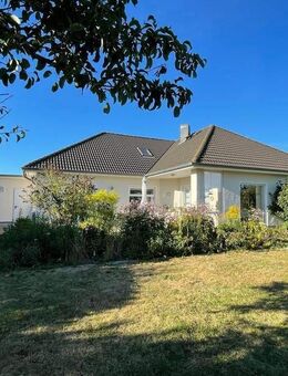 Moderner Bungalow mit Einbauküche, Kamin und Garage in Neuenkirchen - Neuenkirchen (bei Greifswald)