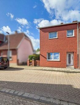 Gemütliches Ein- bis Zweifamilienaus mit großem Garten in Rheine-Stadt sofort verfügbar - Rheine