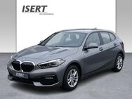 BMW 118 i Lim. Sport Line A. +LIVE PROF.+HIFI+LED+DAB - Kronach