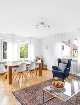 Seltene Gelegenheit! Modernisierte 4-Zimmer-Wohnung mit Süd-Balkon in ruhiger und zentraler Lage - Regensburg