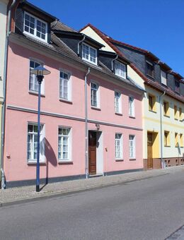 Gemütliche 2,5-Raum-DG-Wohnung über 2 Etagen mit EBK - Dessau-Roßlau