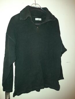 Dunkelgrüner Pulli von ZERO - Nürnberg