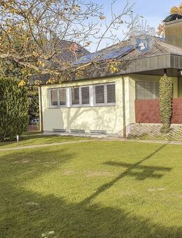 Hochwertig modernisierter Bungalow mit großem Grundstück, Doppelgarage & Ausbaureserve - Nürnberg