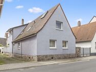 Gemütliches 1-2 Familienhaus mit kleinem Garten, Dachterrasse und vielseitigem Charme - Karlsruhe