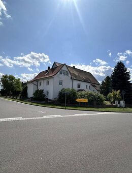 Charmantes Einfamilienhaus mit Einliegerwohnung, großem Grundstück und Nebengebäuden - Otterwisch