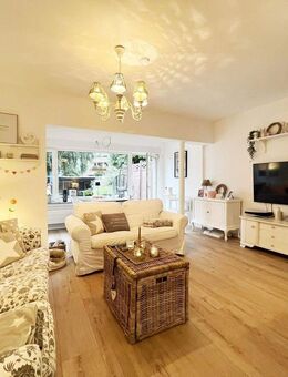 Einziehen und wohlfühlen: Modernes Reihenmittelhaus mit vielen Schlafzimmern und schönem Garten - Duisburg