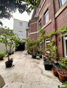 Krefeld-City: RENDITESTARKES, interessantes und voll vermietetes Mehrfamilienhaus mit Ladenlokal - Krefeld