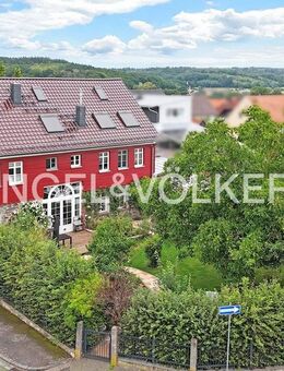 Sonnenverwöhnt & großzügig: Hochwertig ausgebaute Scheune mit eigenem Garten - Hungen