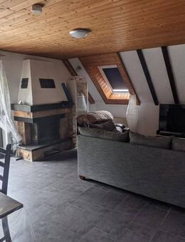 Schöne und gemütliche Dachgeschosswohnung in ruhiger Wohnlage von Landstuhl - Landstuhl (Sickingenstadt)