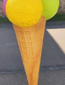 Werbeständer Eistüte groß mit Ständer - 4 Kugeln 175 cm - Hergisdorf